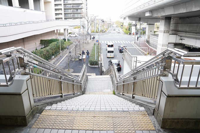 大阪モノレール山田駅からのアクセス04