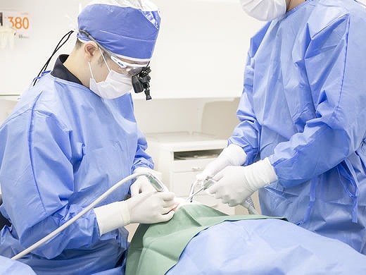 インプラントオペの器具は滅菌・消毒を確実に行い、安全に手術をいたします